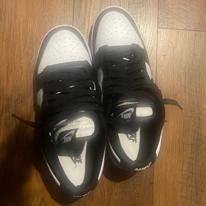 Nike panda dunk size 8